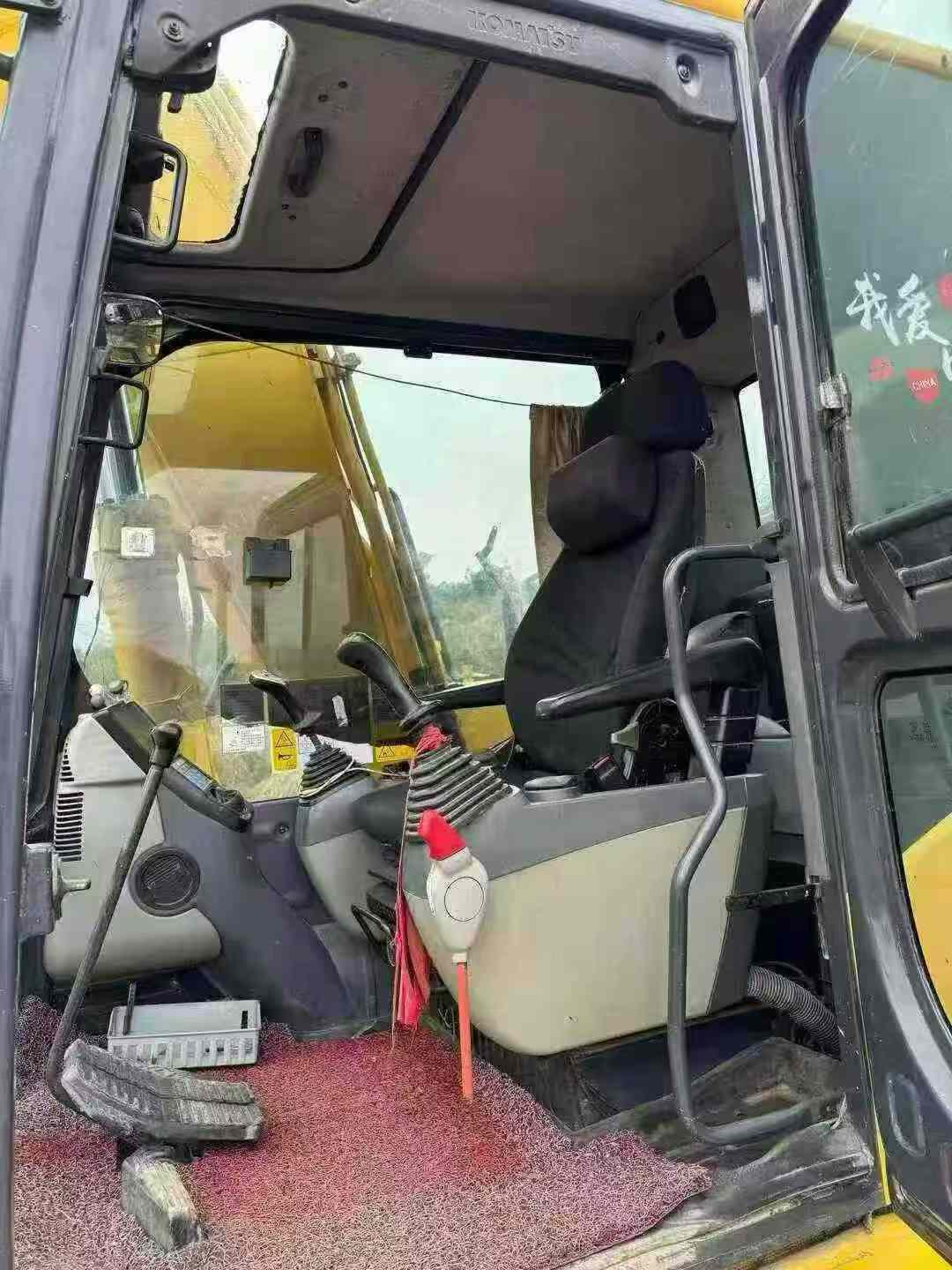 Used Komatsu PC130-8M0 Excavator 2016 Model / 3