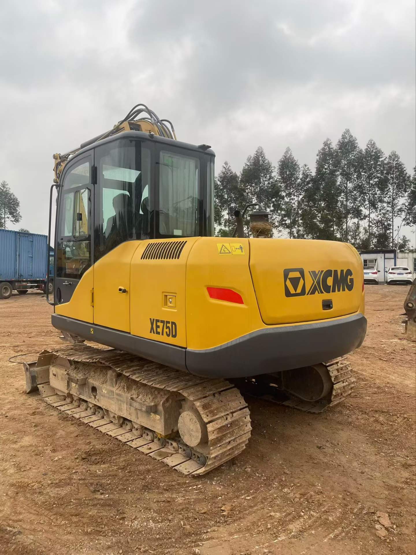 Buy XCMG XE75D Used Excavator