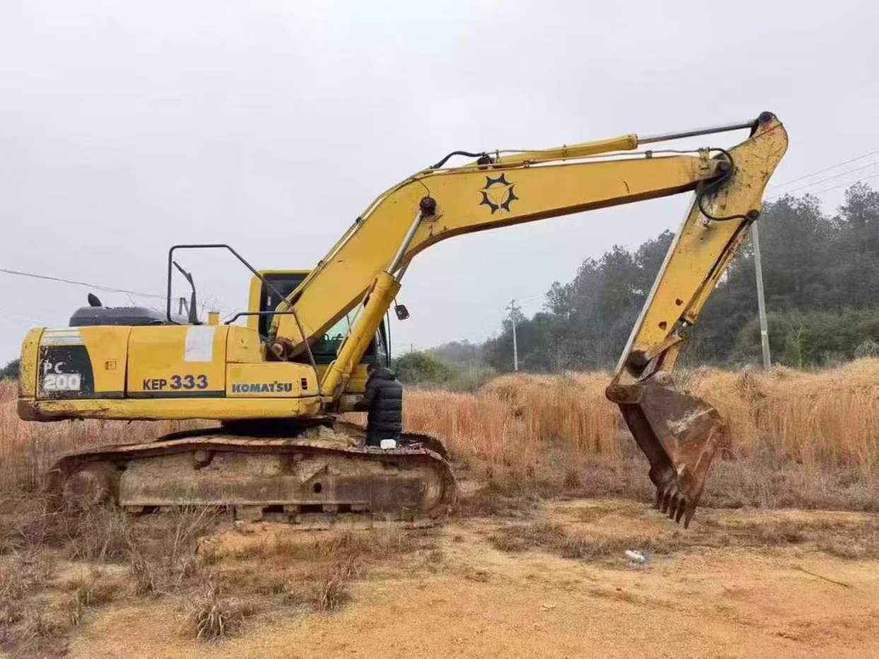 Used Komatsu PC200-8N1 Excavator 2016 Model / 4