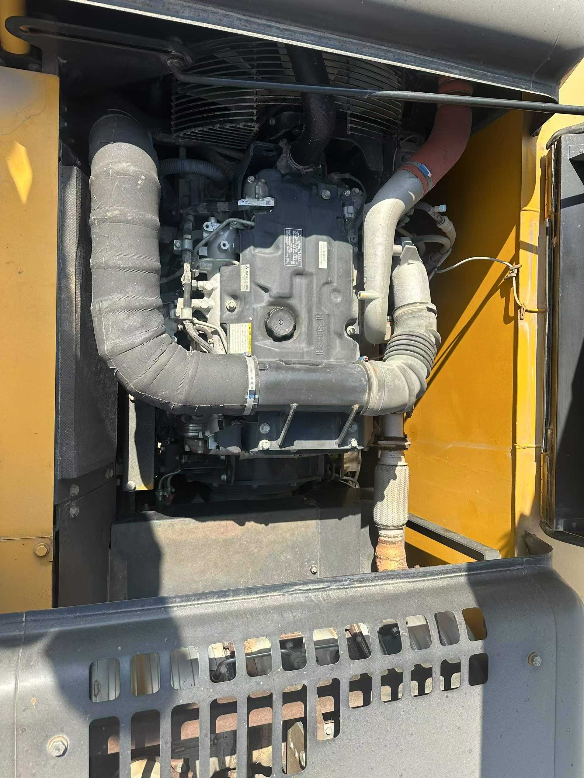 Used Kato HD820-6 Excavator 2016 Model / 4