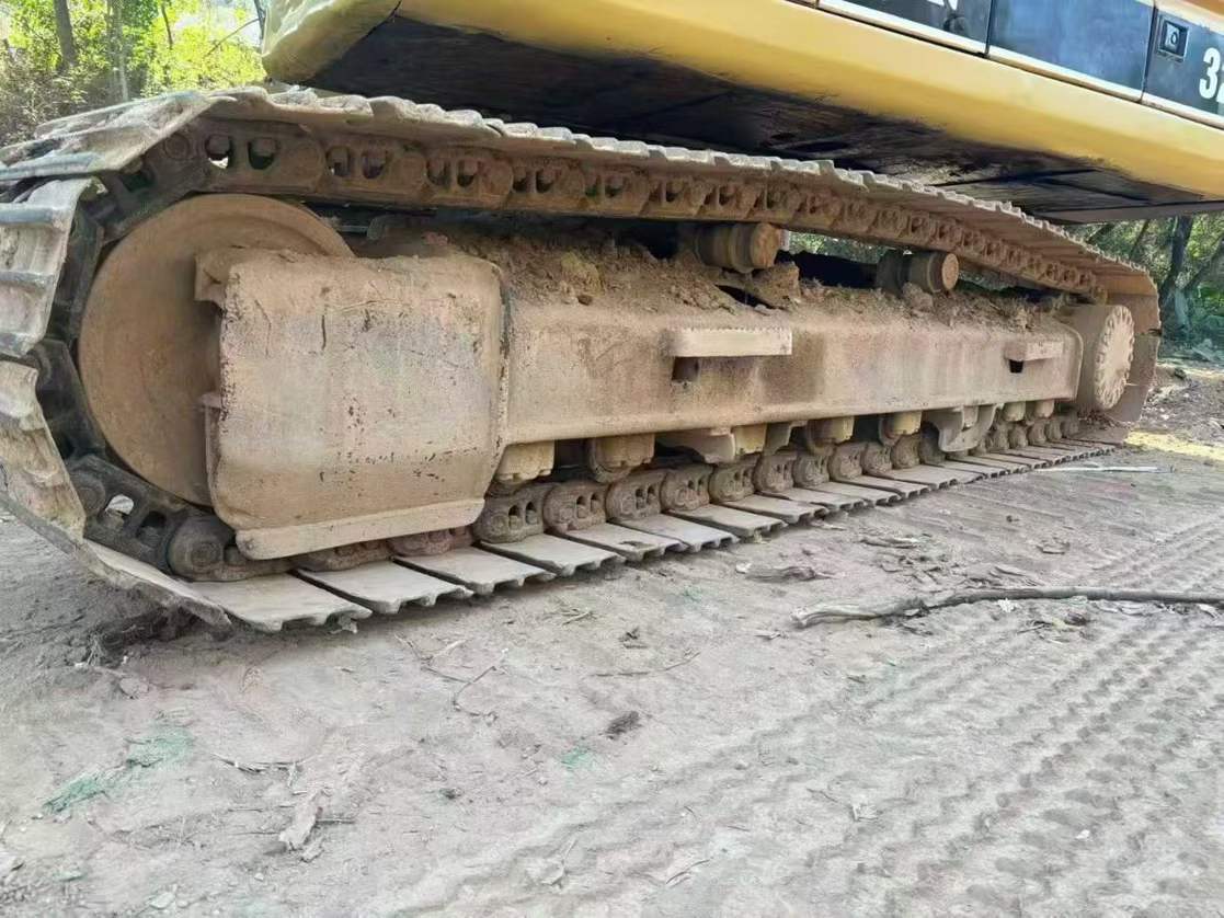 Used Caterpillar 320BL Excavator 2016 Model / 5