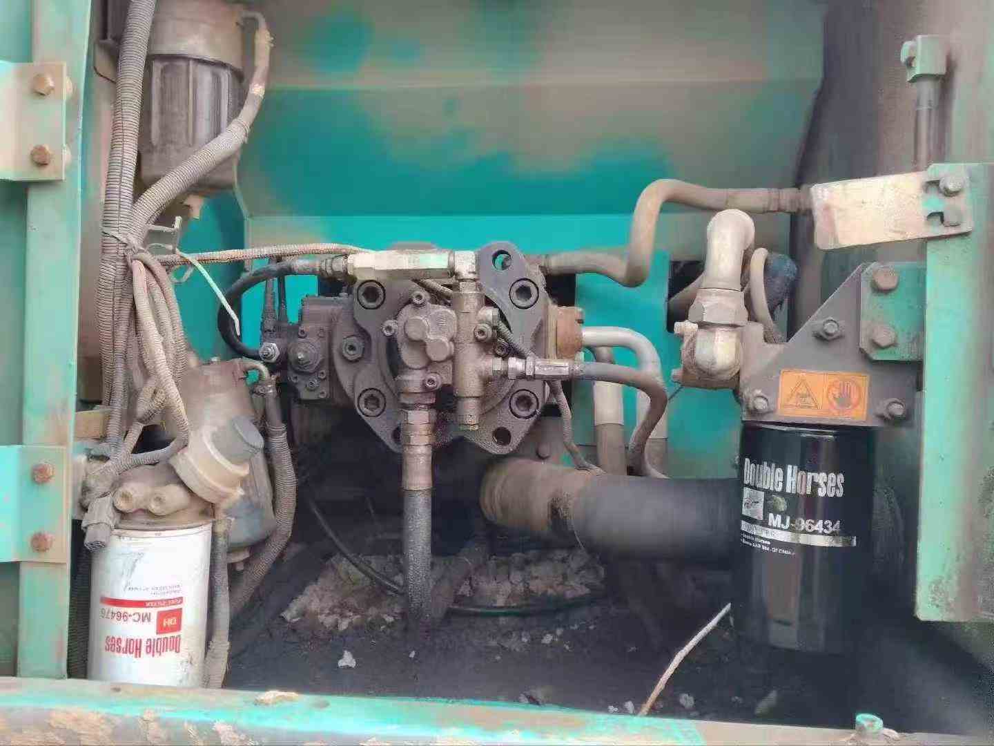 Used Kobelco SK210 Excavator 2010 Model / 6