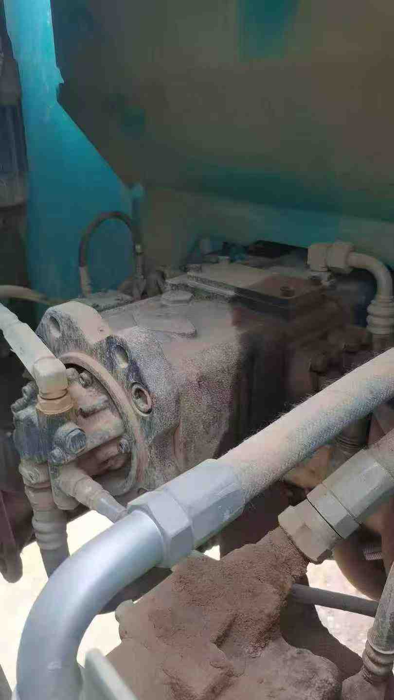 Used Kobelco  SK120-5.5 Excavator 2014 Model / 3