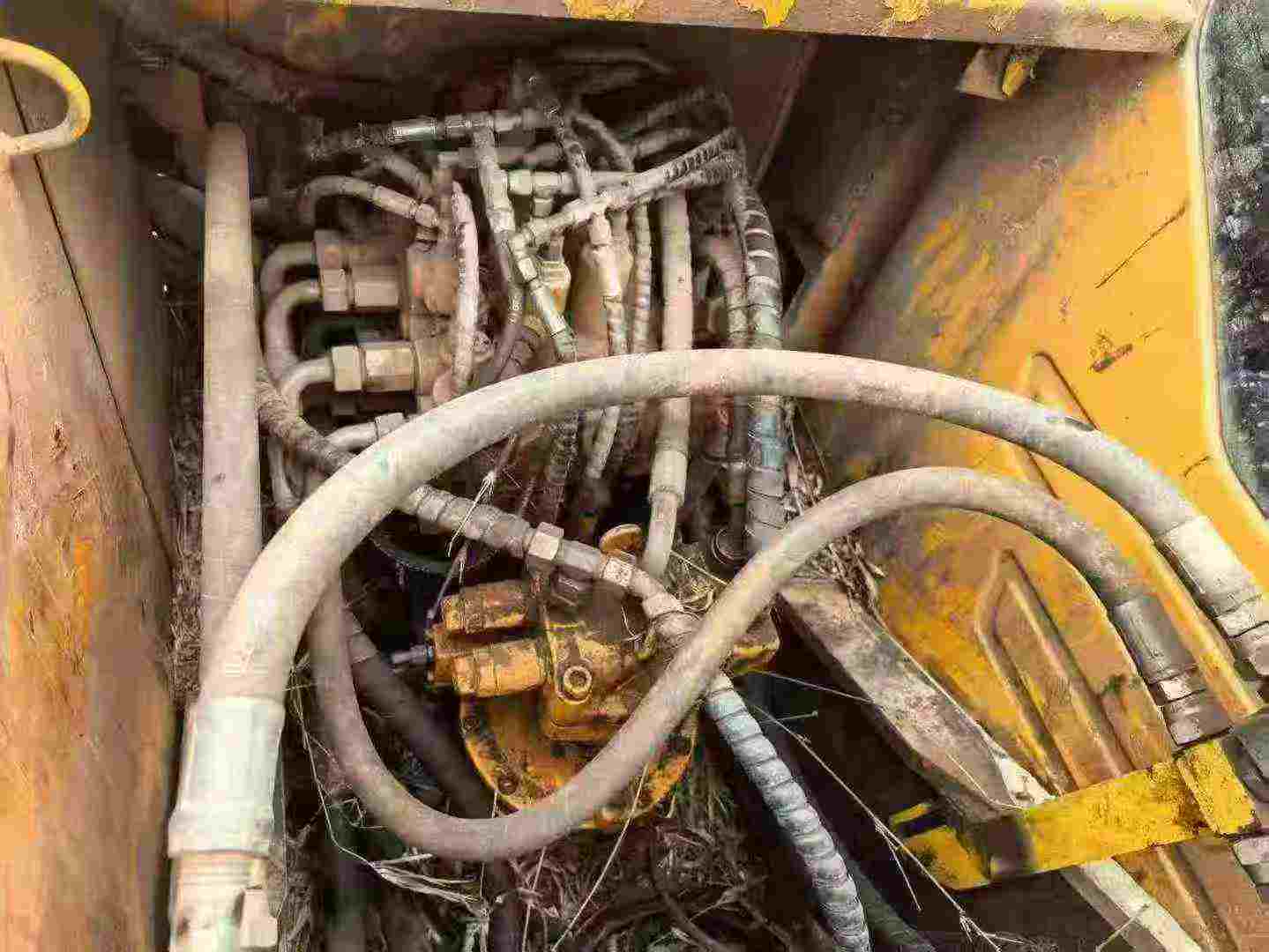 Used Sany SY135 Excavator 2014 Model / 8