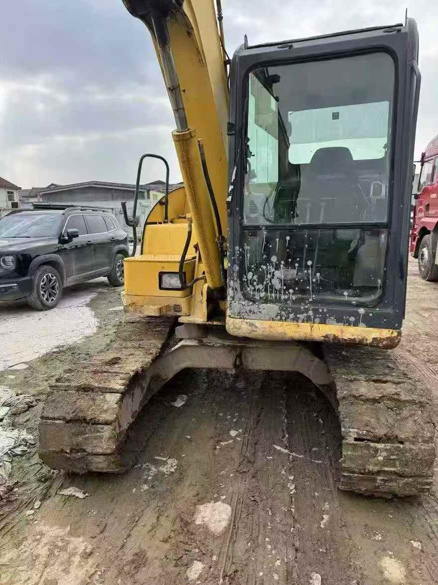 Used Komatsu PC70-8 Excavator 2014 Model / 9