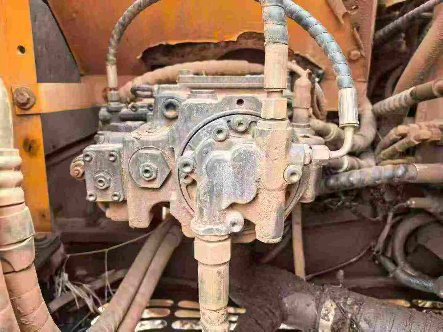 Used Sany SY135 Excavator 2014 Model / 3