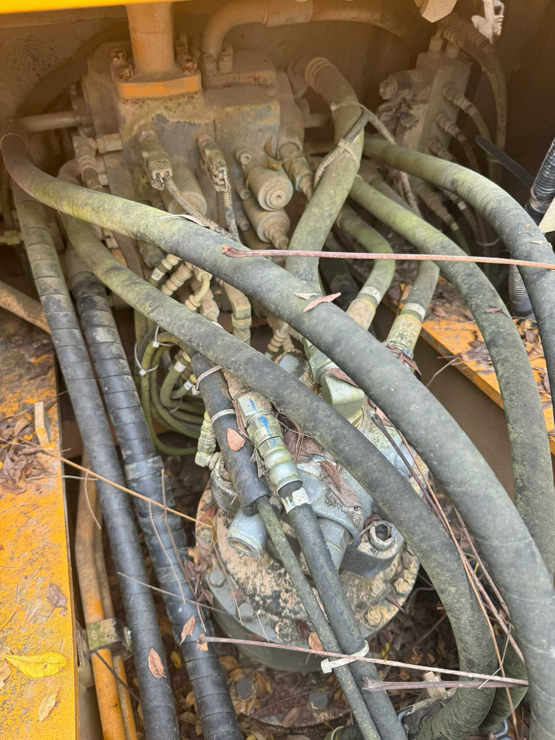 Used Kato HD820R Excavator 2016 Model / 3