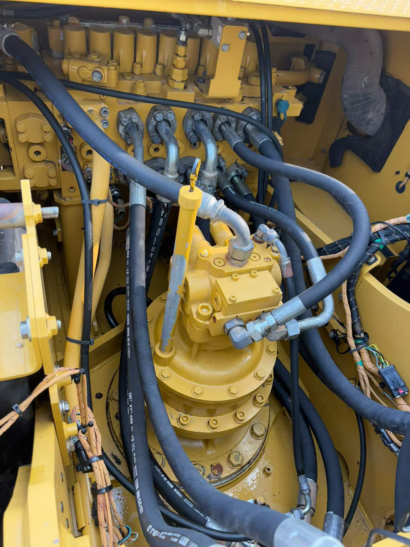 Used Caterpillar 323 Excavator 2018 Model / 7