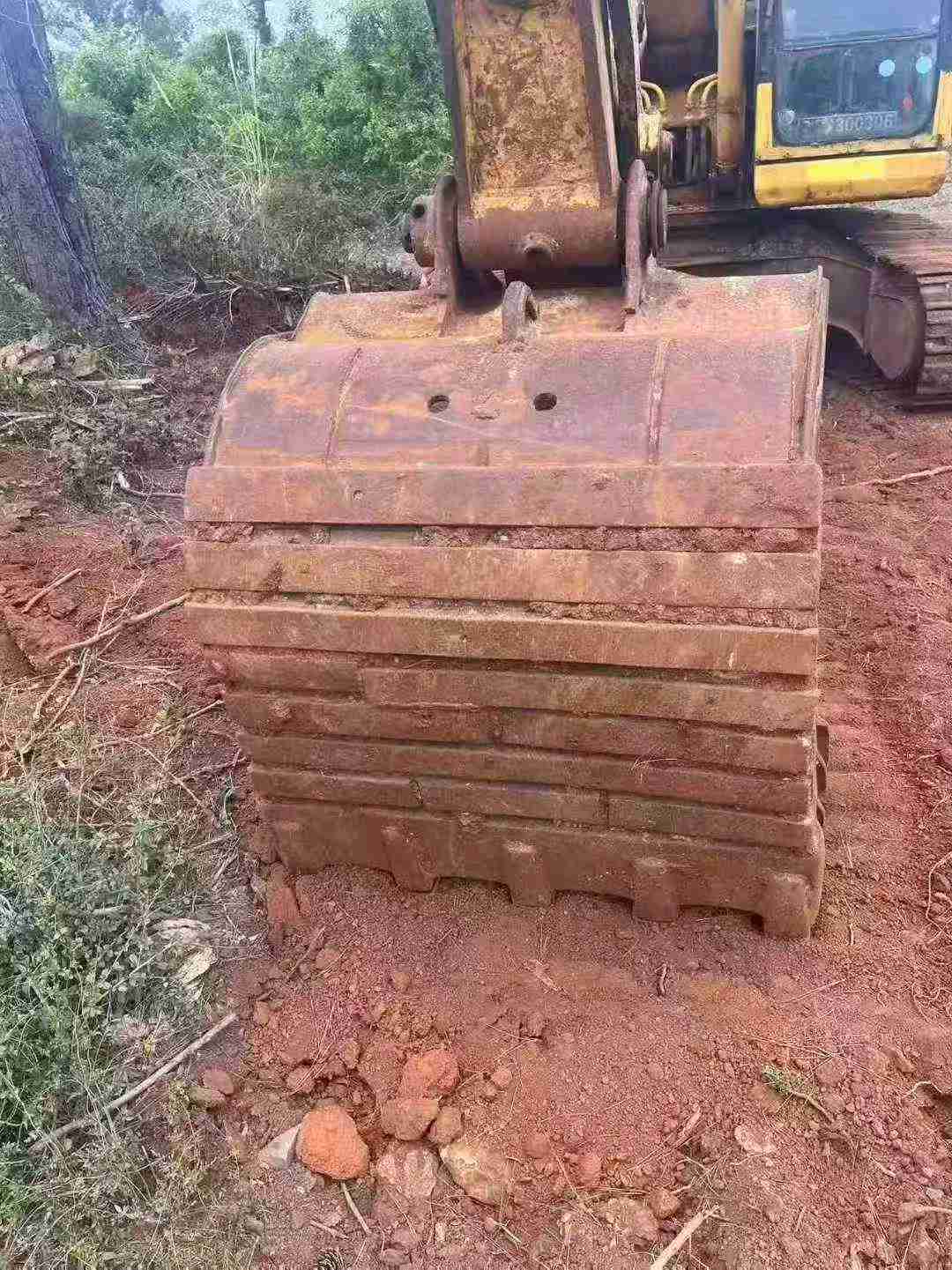 Used Komatsu PC200 Excavator 2011 Model / 4