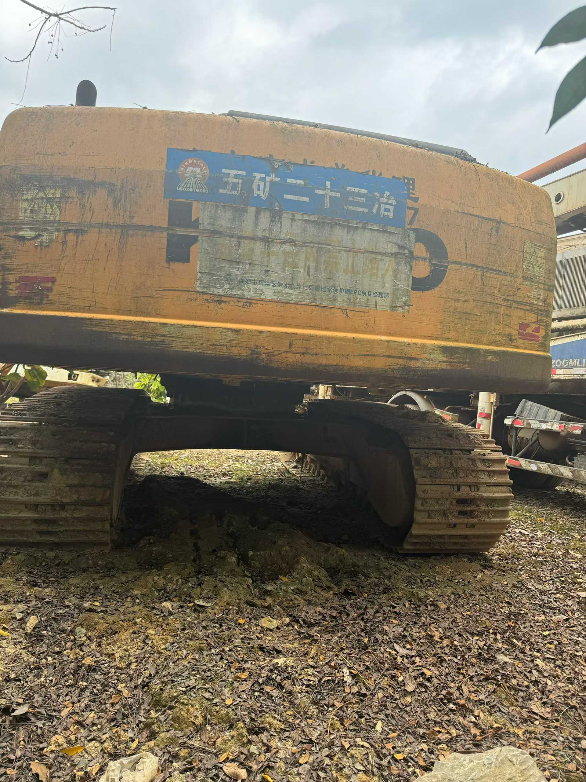 Used Kato HD820R Excavator 2016 Model / 9