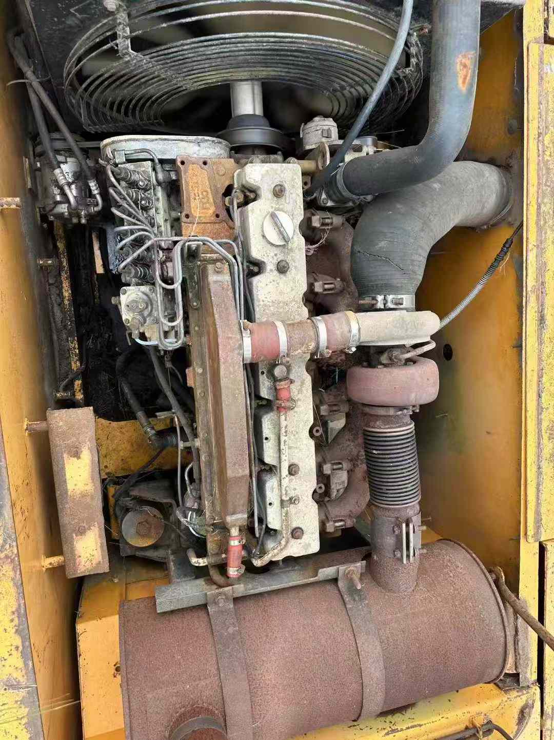 Used Hyundai R305LVS Excavator 2016 Model / 4