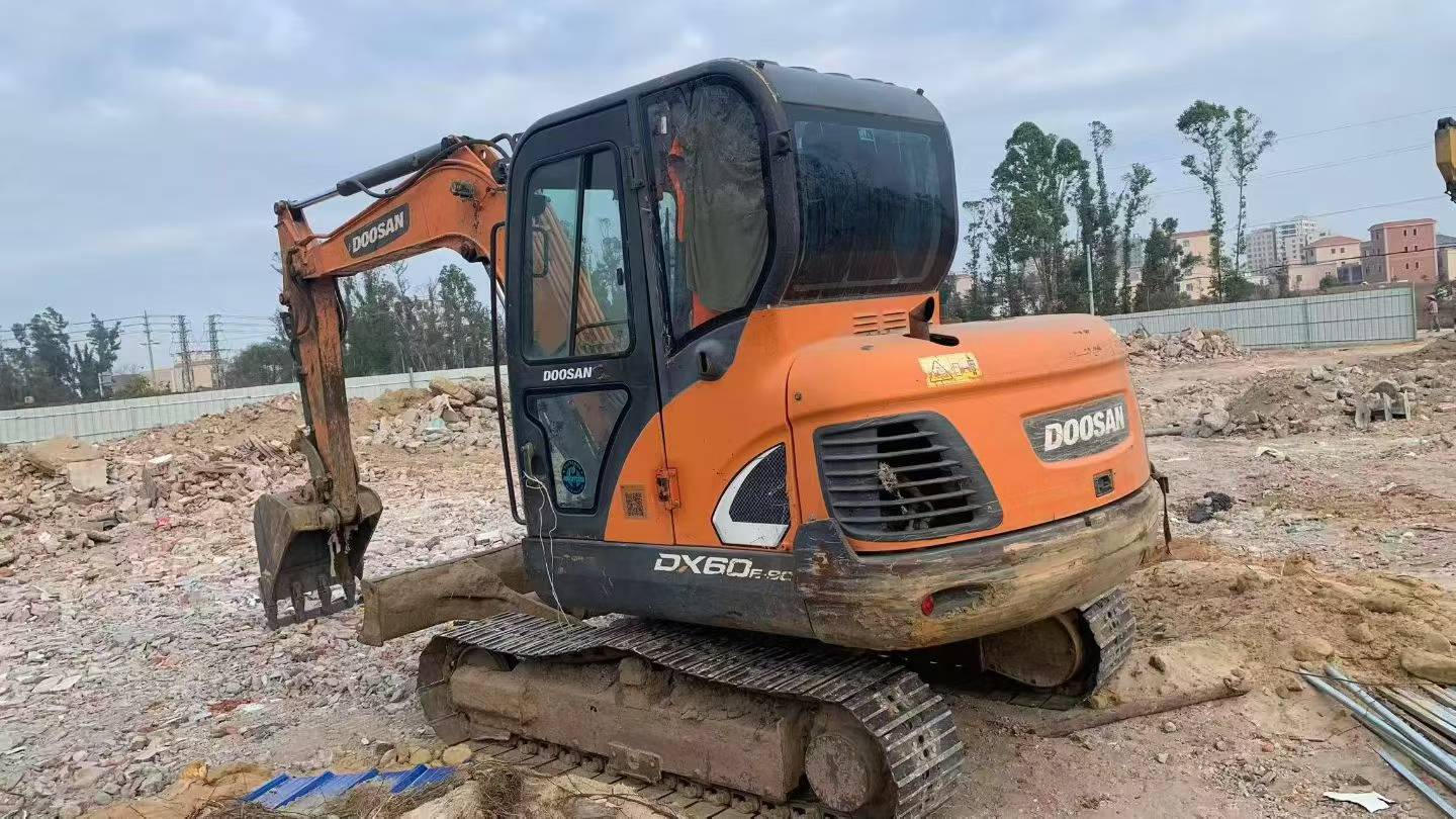Buy Doosan DX60-9C Used Excavator / 4 Used Doosan DX60-9C Excavator 2020 Model / 4