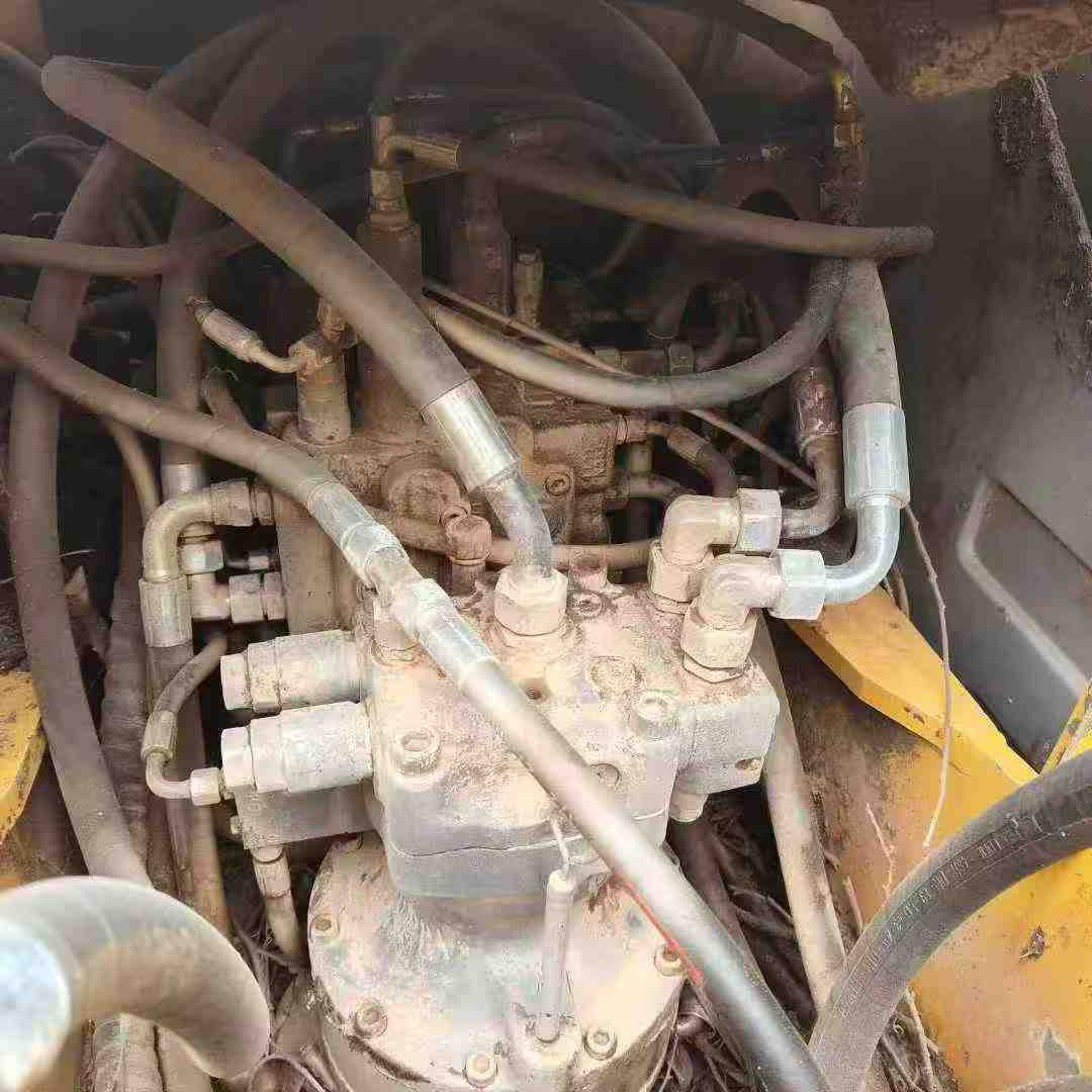 Used XCMG XE150D Excavator 2014 Model / 4