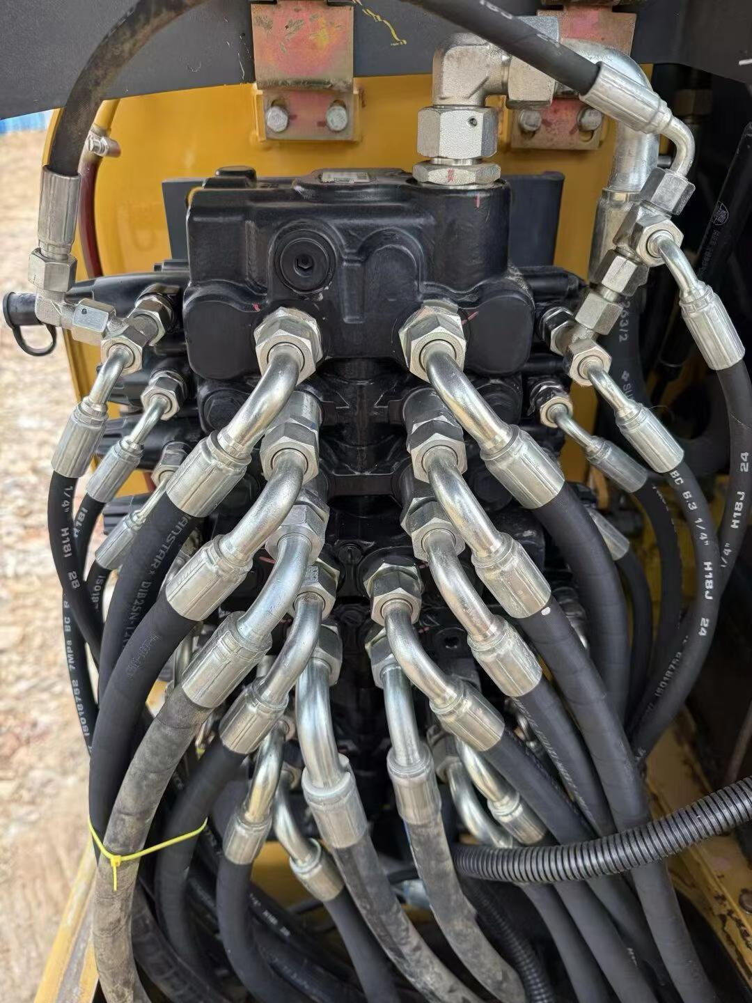 Used XCMG XE60 Excavator 2019 Model / 4