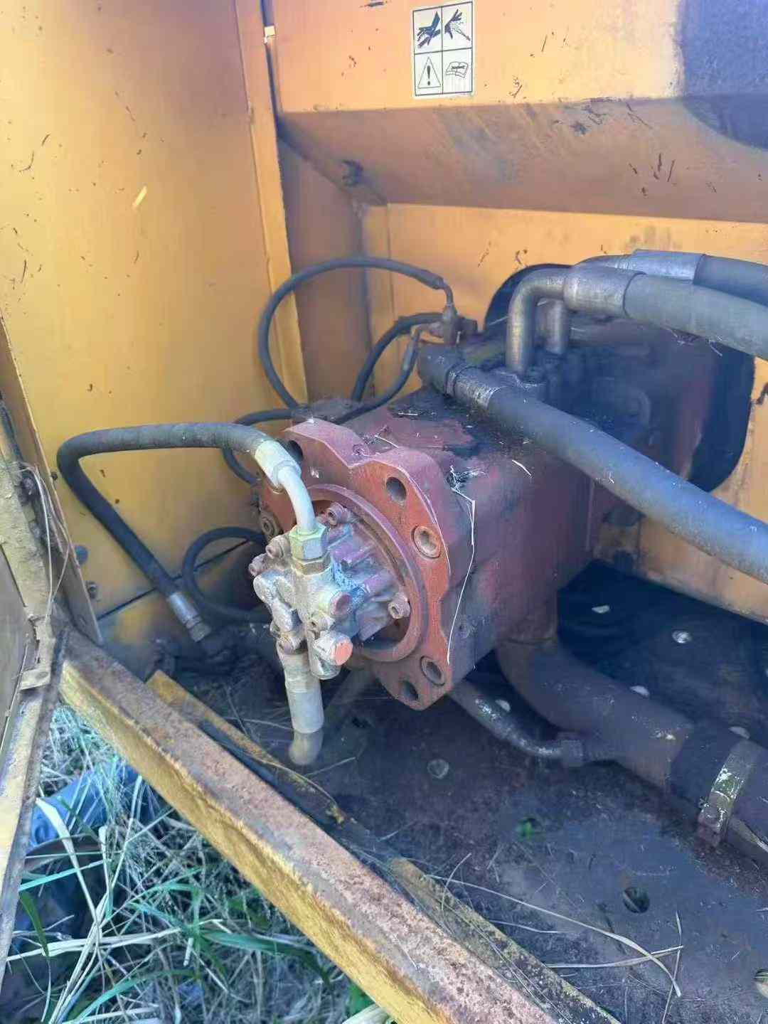 Used Hyundai R305LVS Excavator 2016 Model / 8