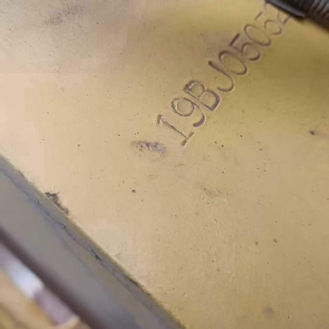 Used Komatsu PC220-8 Excavator 2019 Model / 6