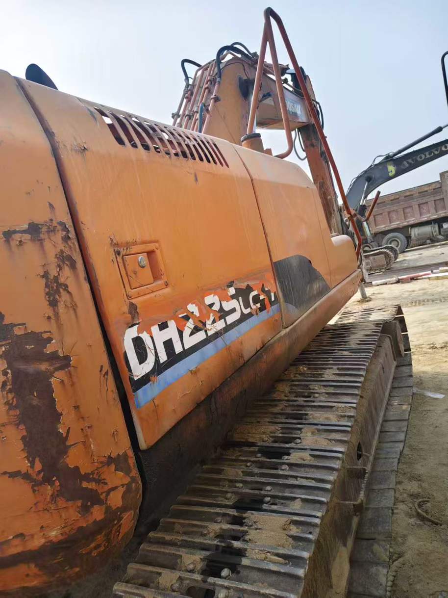 Used Doosan  DL507-9C Excavator 2016 Model / 2