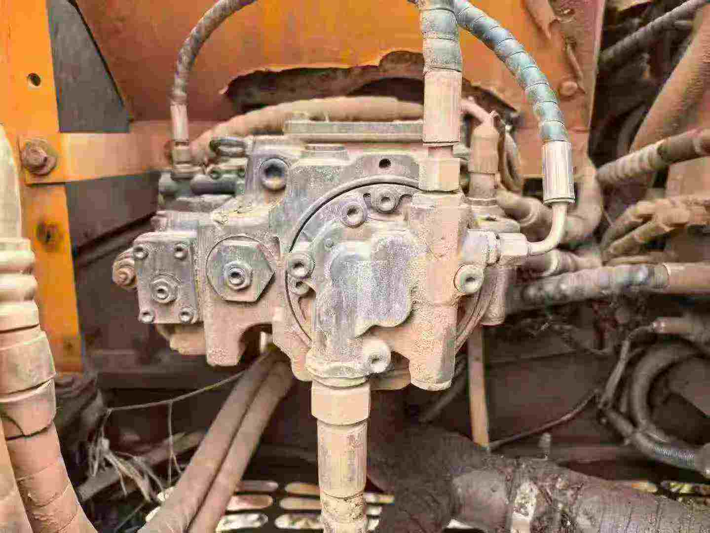 Used Sany SY135 Excavator 2014 Model / 3