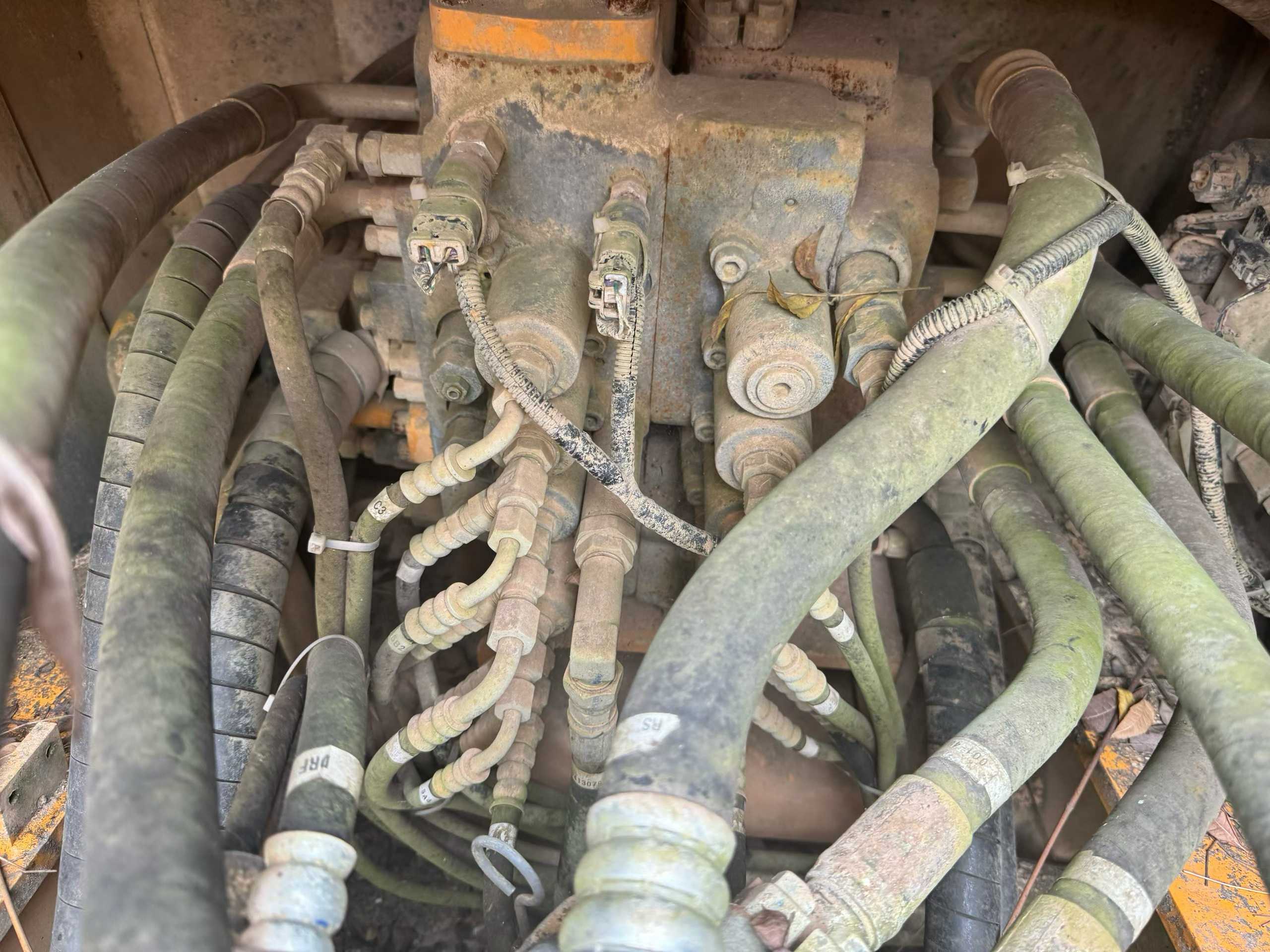 Used Kato HD820R Excavator 2016 Model / 5