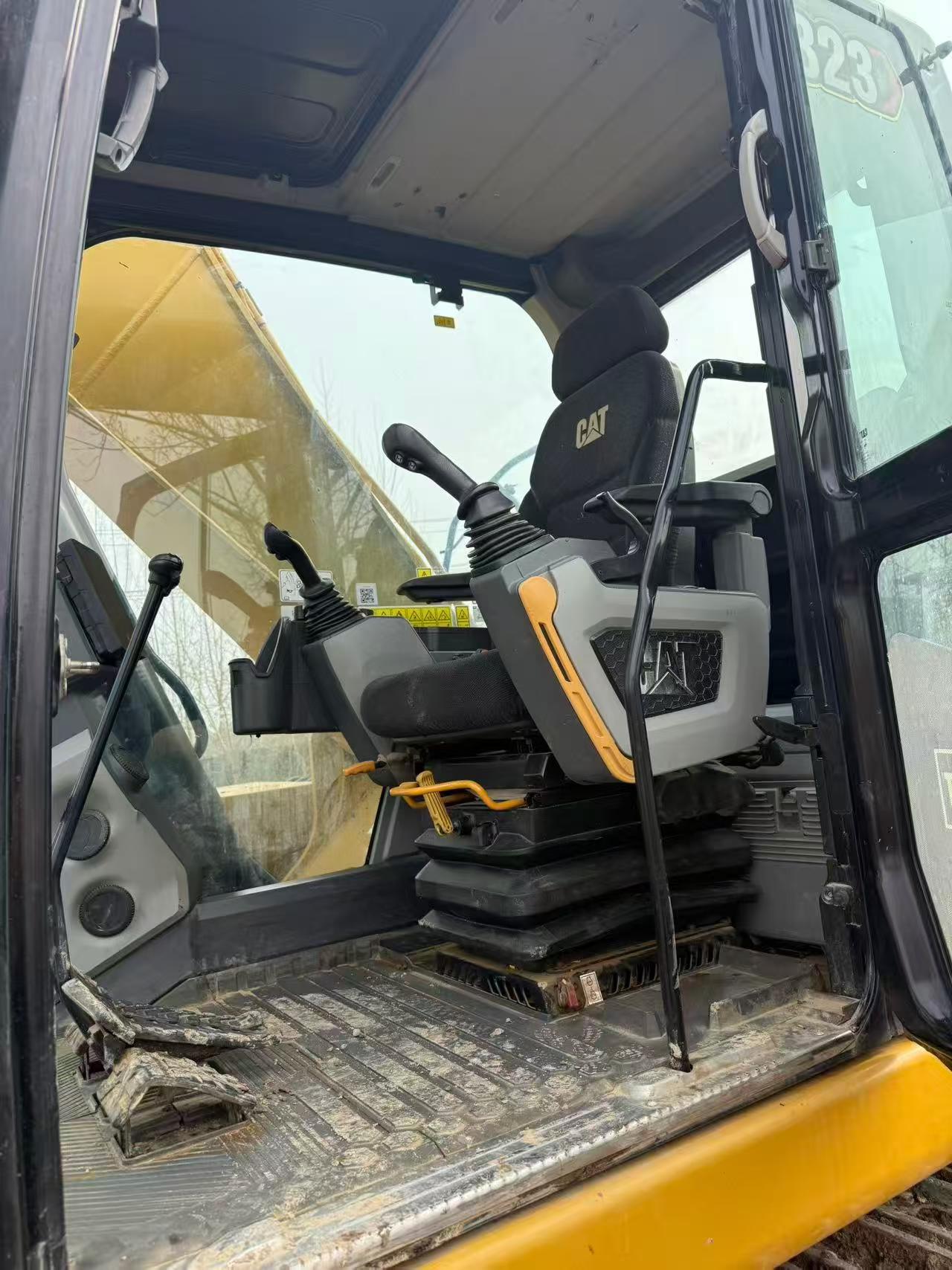 Used Caterpillar 323 Excavator 2020 Model / 8