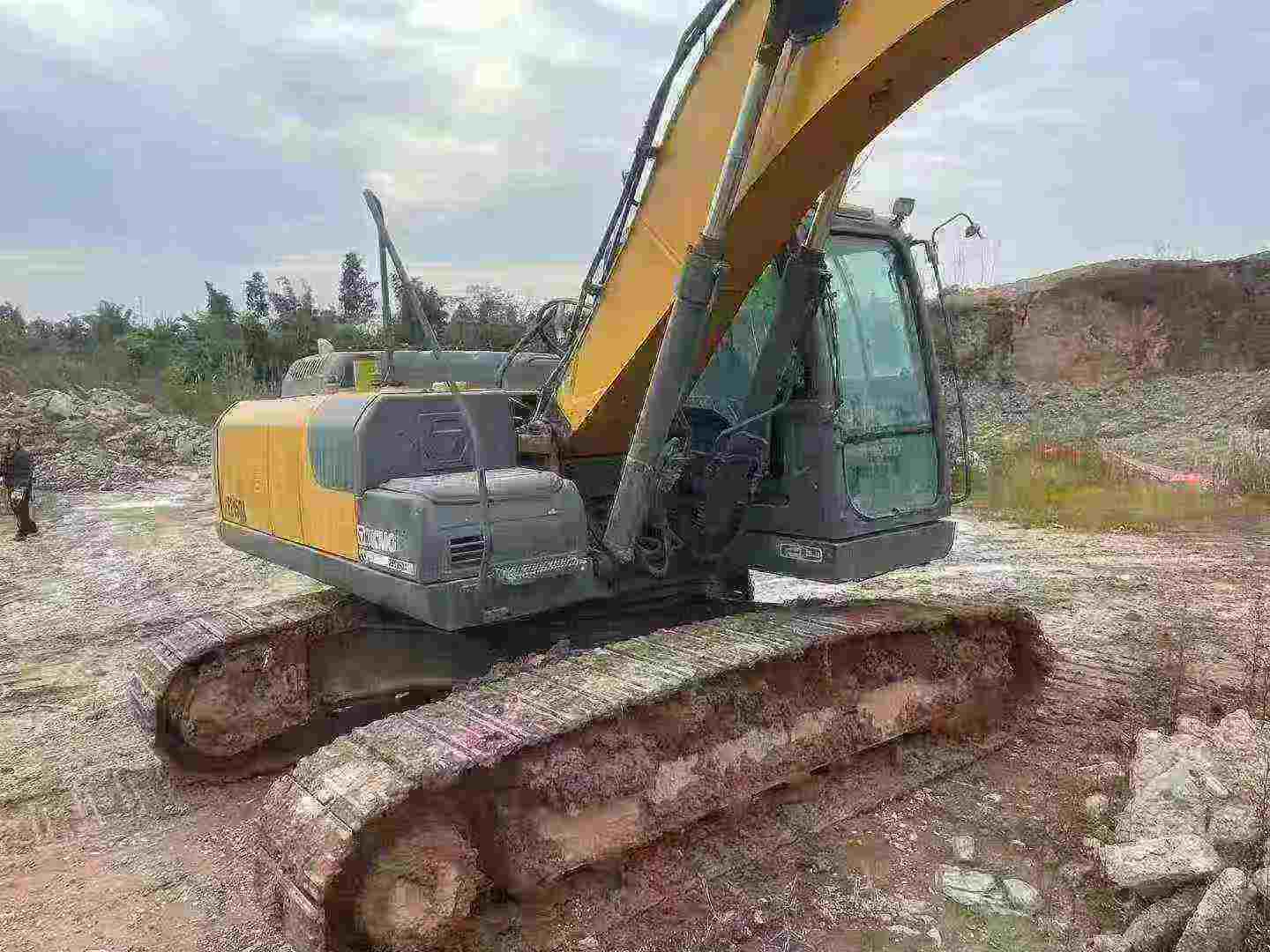 Used XCMG XE215 Excavator 2020 Model / 3