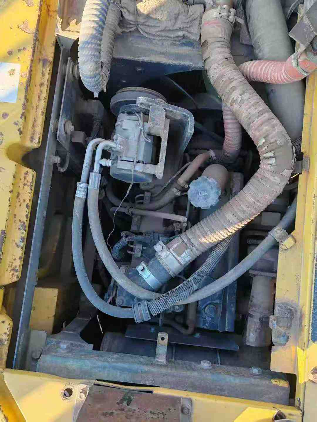 Used Komatsu PC138USLC8 Excavator 2016 Model / 9