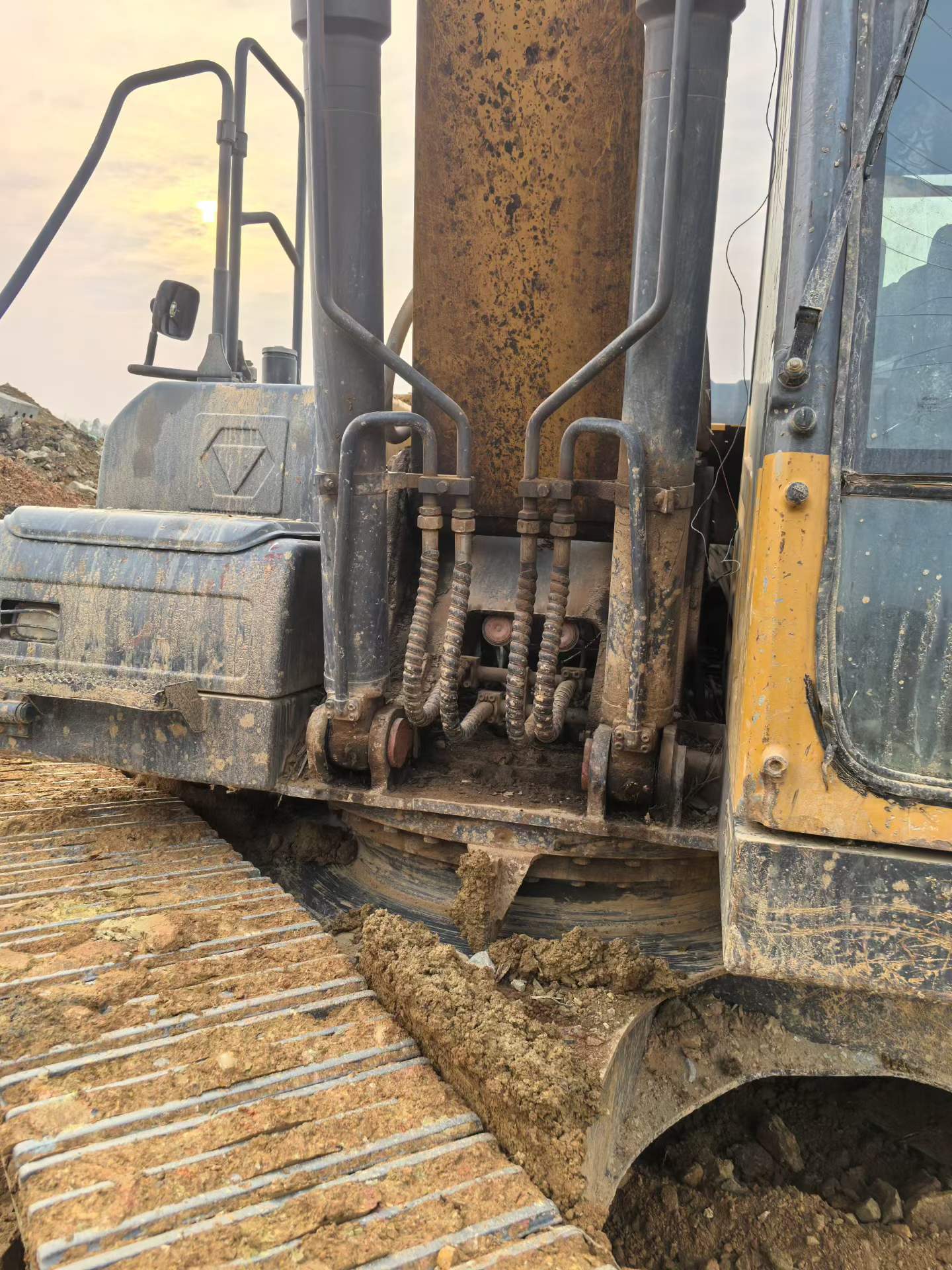 Buy XCMG XE215 Used Excavator