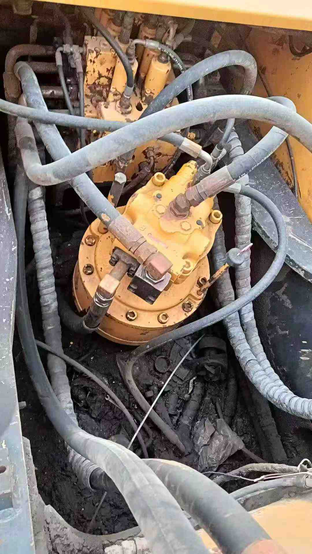 Used Hyundai HX305L Excavator 2012 Model / 5