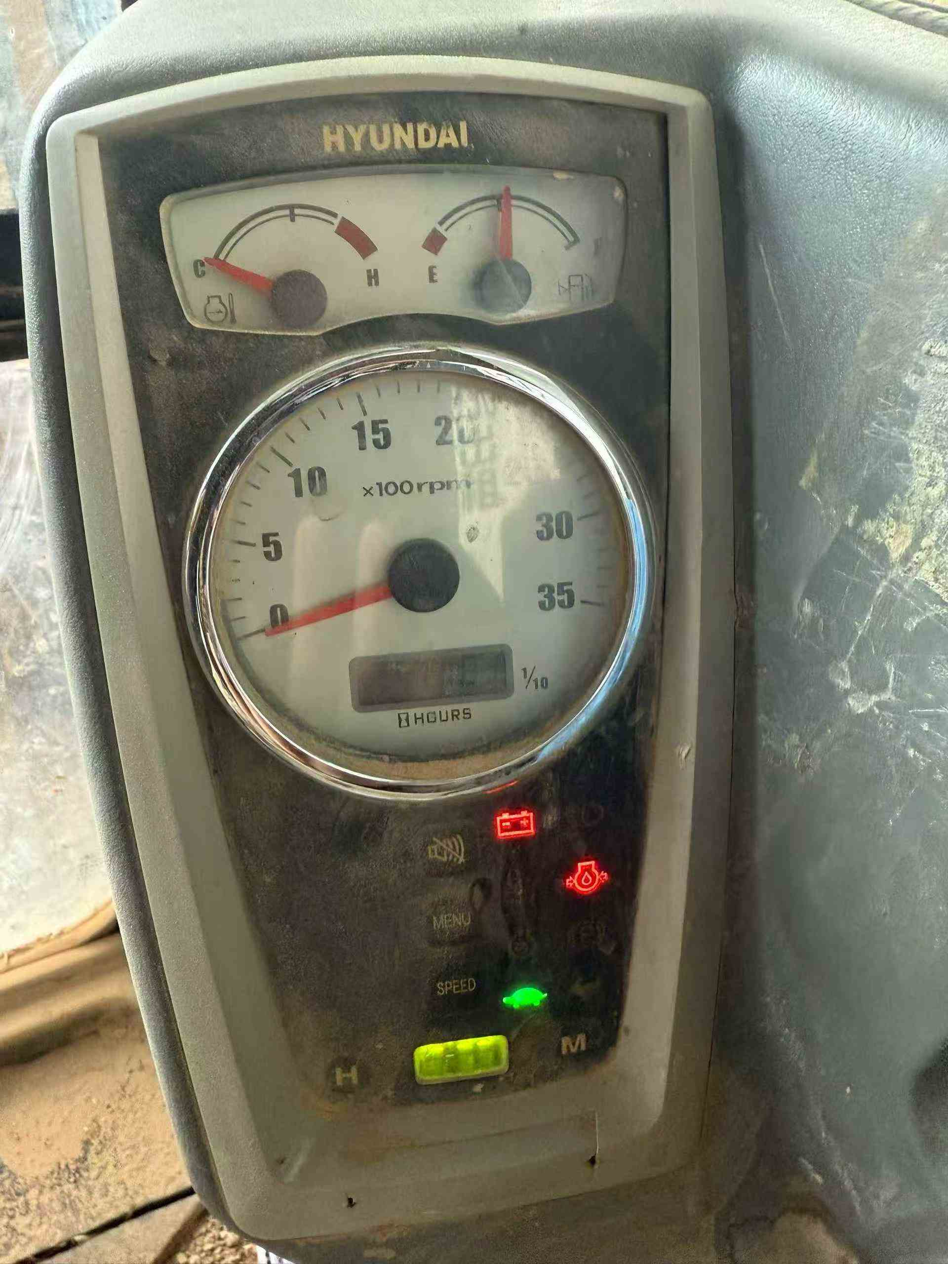 Used Hyundai R 60VS Excavator 2017 Model / 3