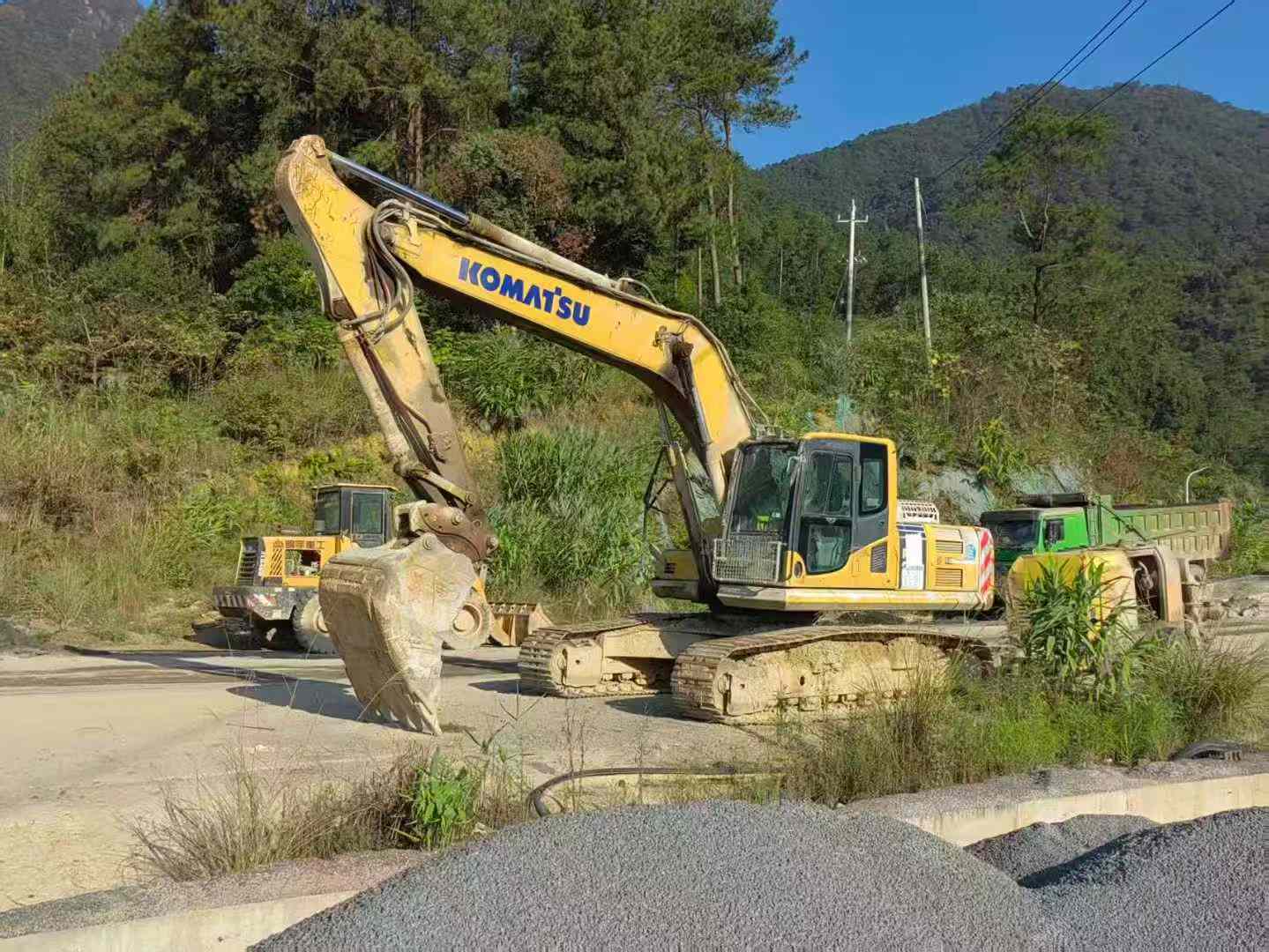 Buy Komatsu PC240-11M0 Used Excavator