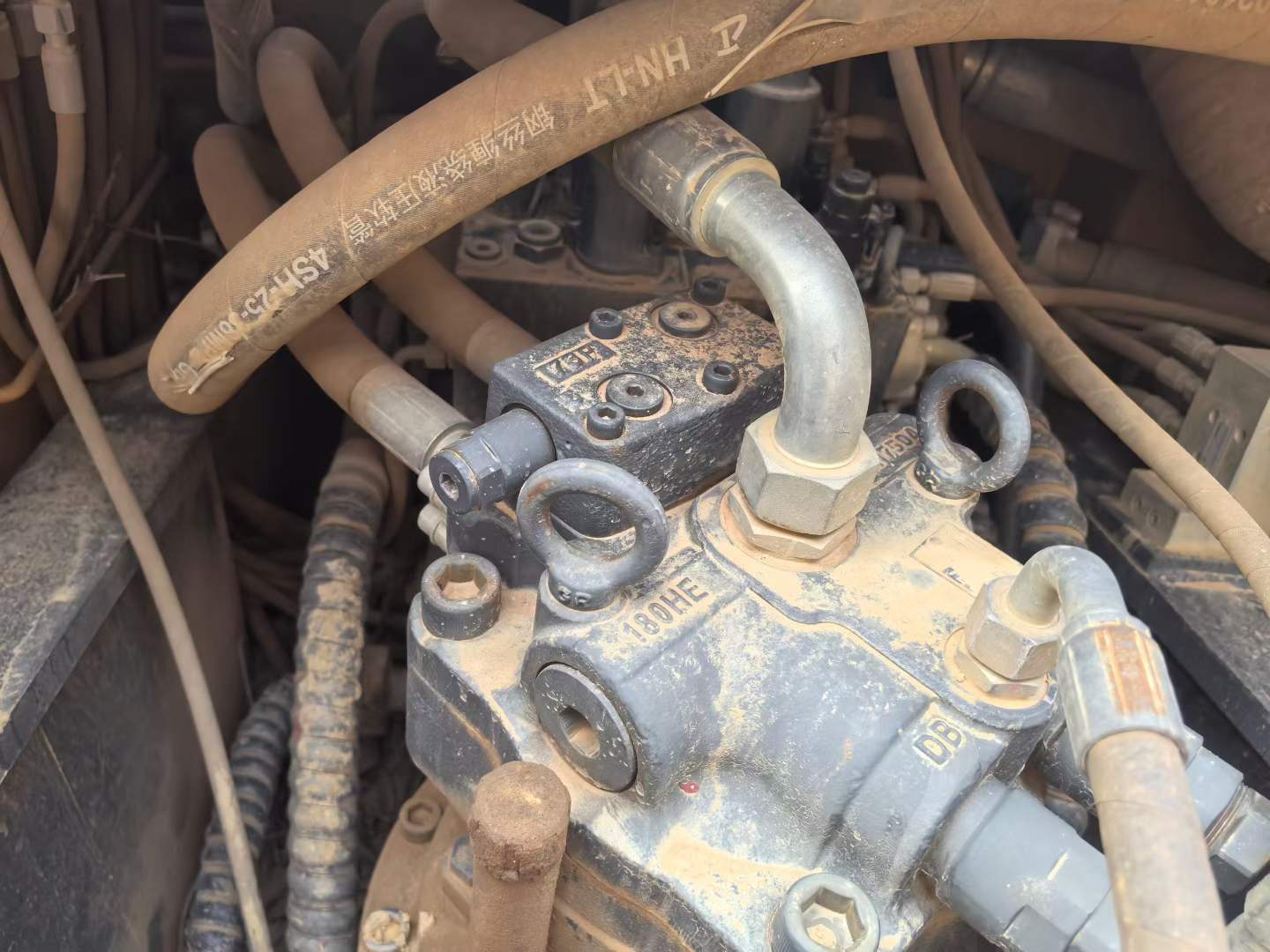 Used XCMG XE215 Excavator 2017 Model / 4