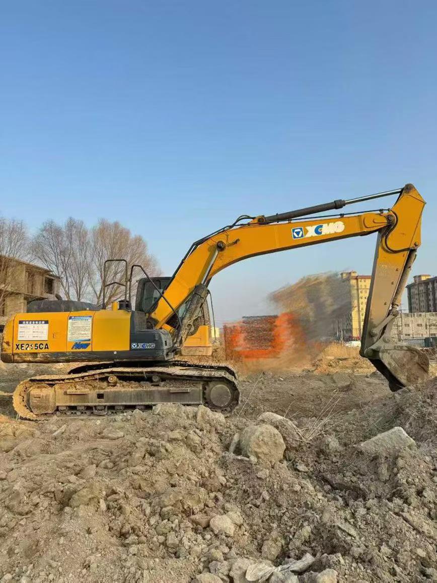 Used XCMG XE215 Excavator 2015 Model / 4