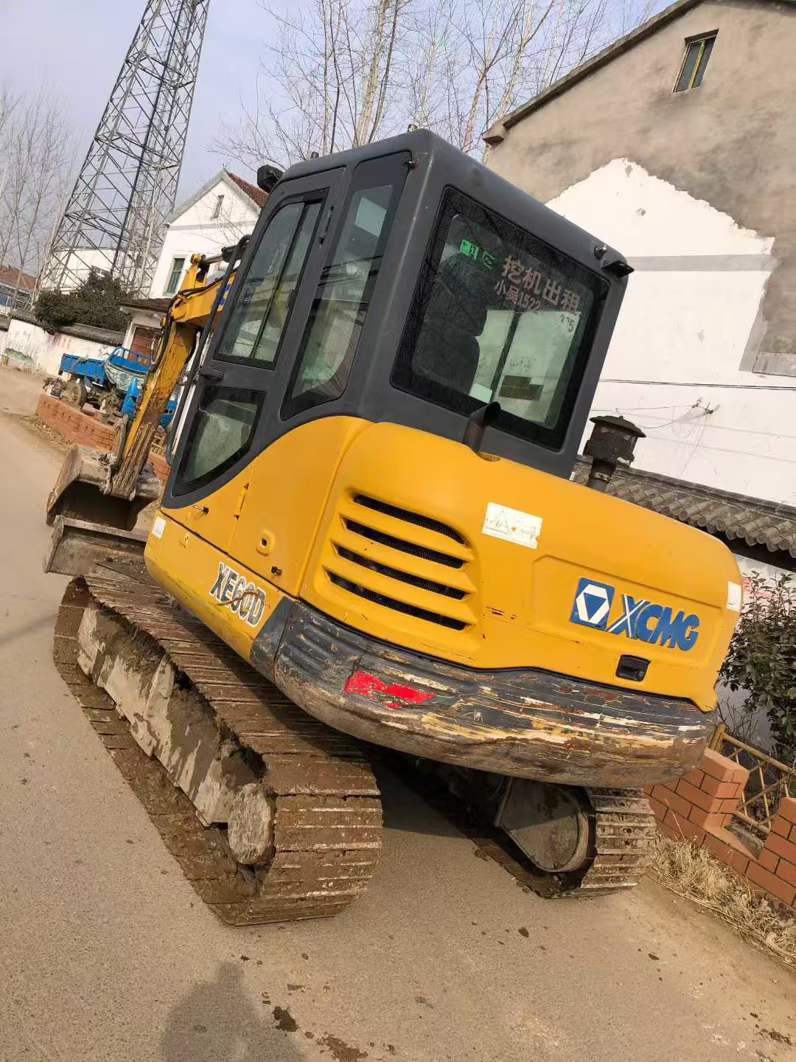 Used XCMG XE60D Excavator 2017 Model / 7