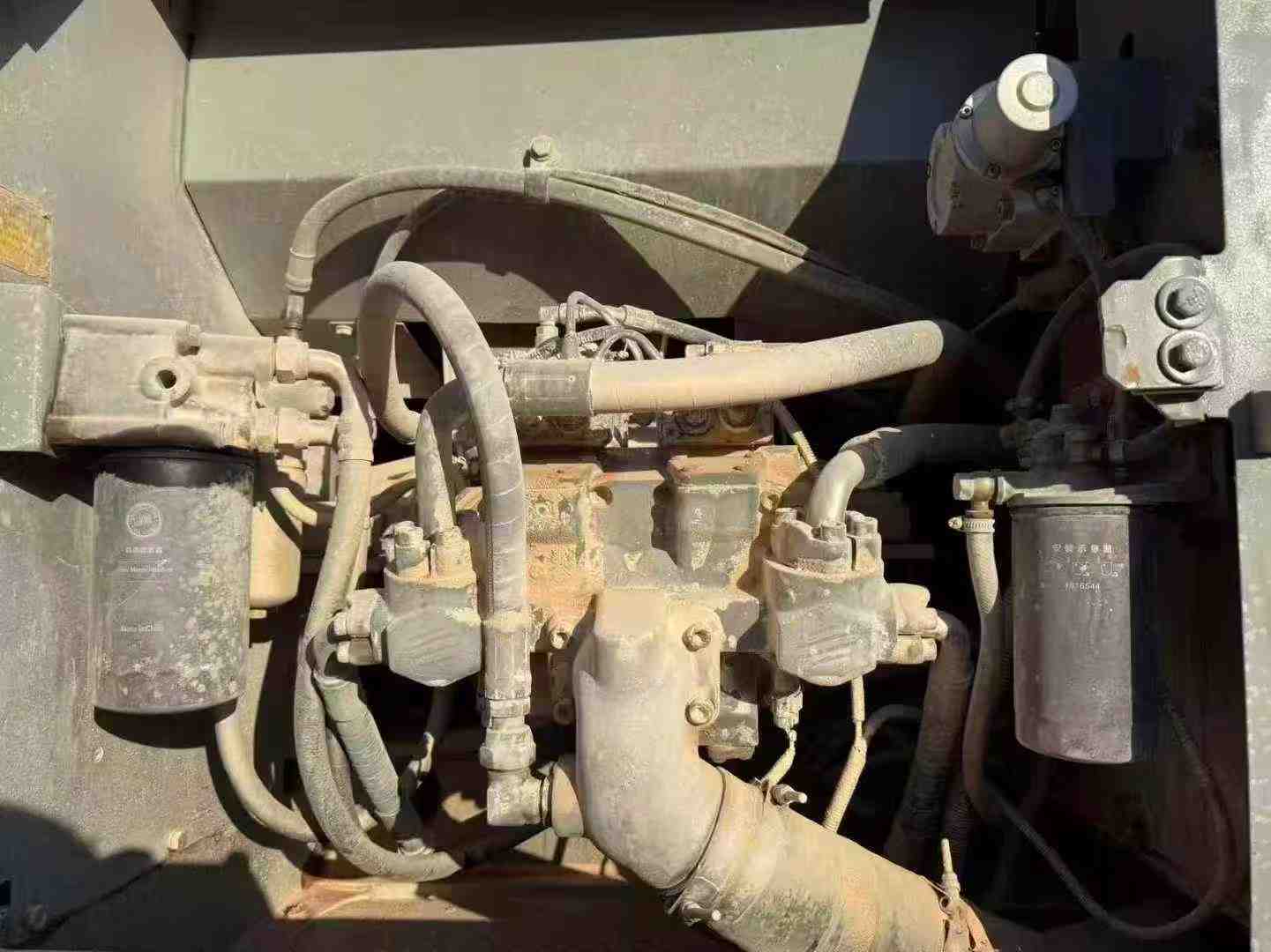 Used Hitachi ZX210LC-5G Excavator 2016 Model / 9