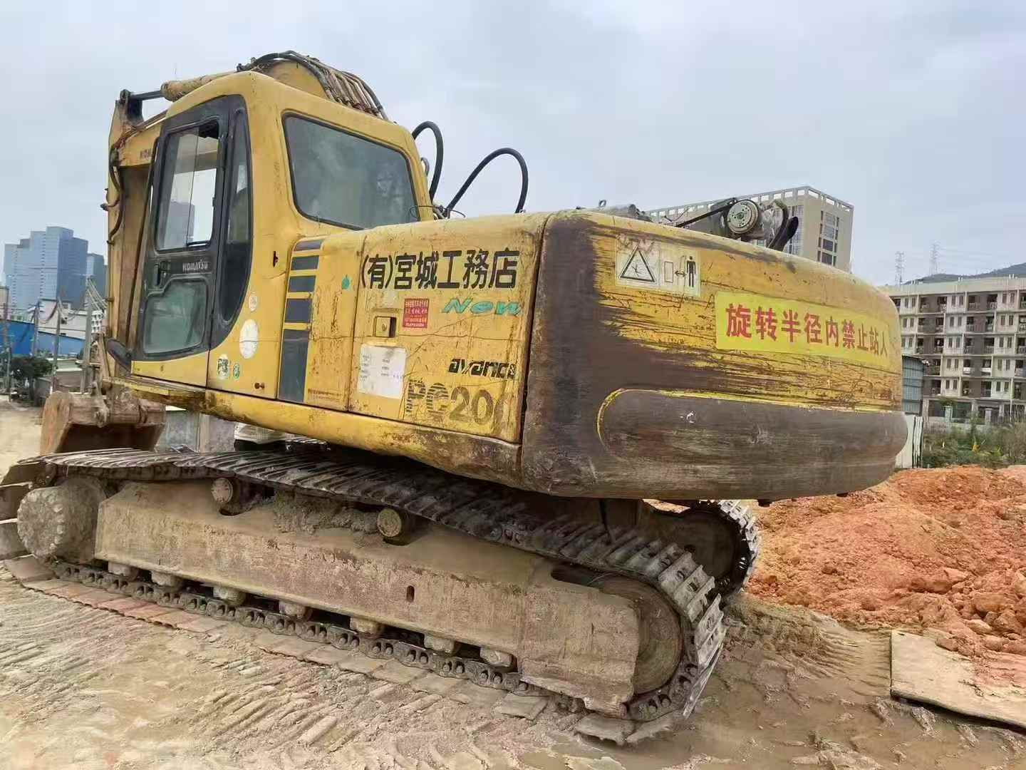 Buy Komatsu PC200-6 Used Excavator