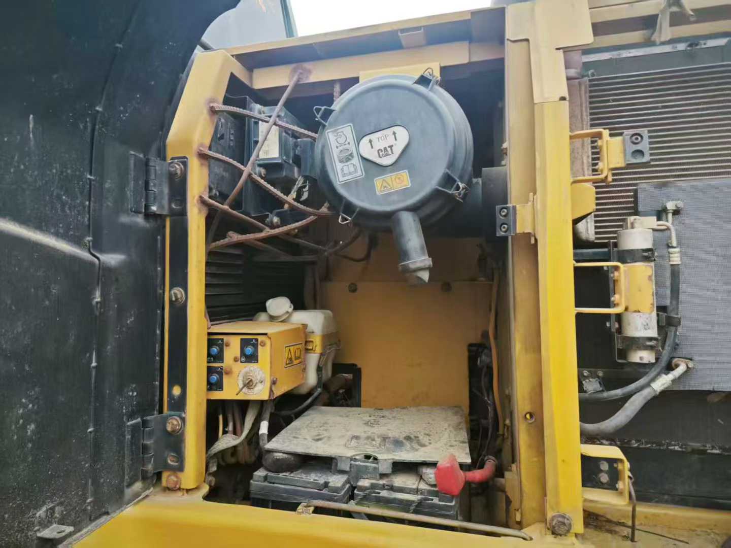 Used Caterpillar 320D Excavator 2014 Model / 6