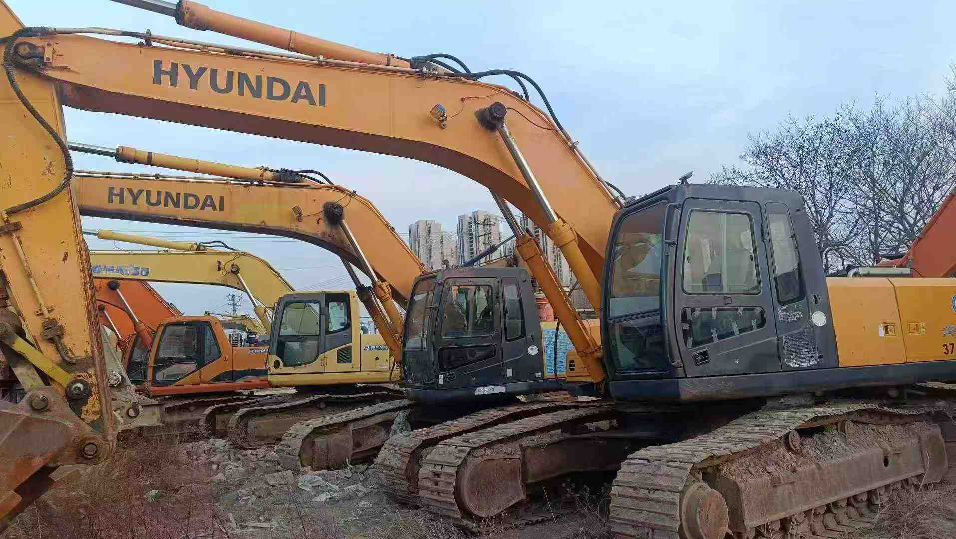 Used Hyundai HX305L Excavator 2012 Model / 3