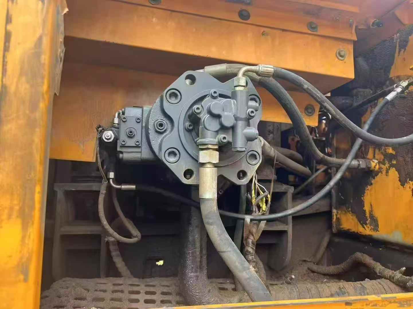 Used Sany SY265C Excavator 2016 Model / 5