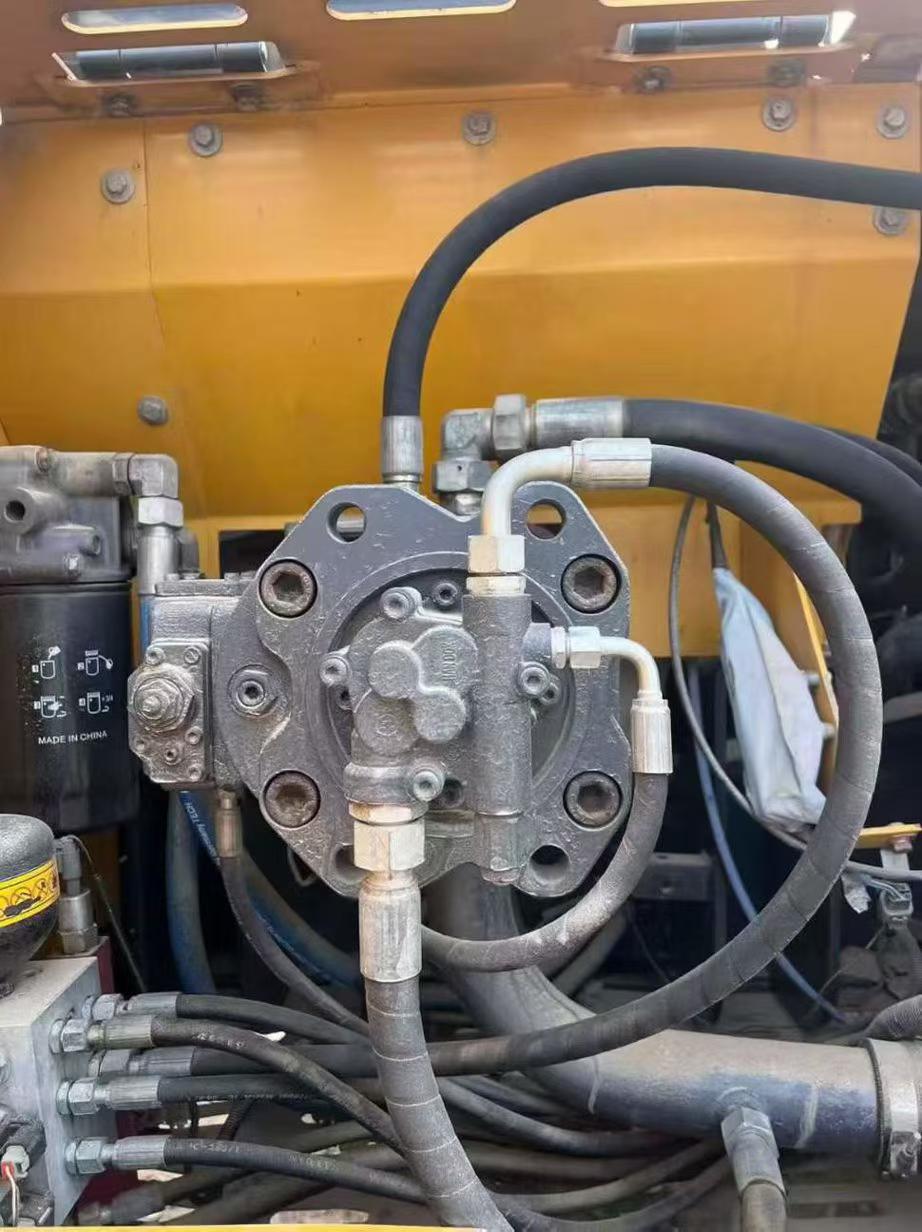 Used XCMG XE215 Excavator 2015 Model / 7