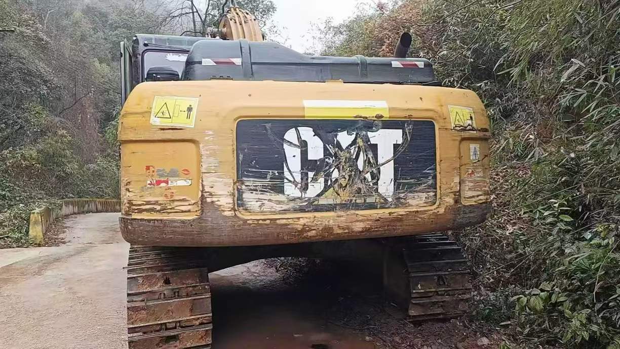 Used Caterpillar CT18 Excavator 2015 Model / 6