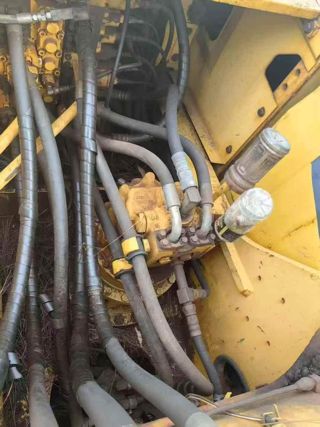 Buy Komatsu PC200 Used Excavator / 5 Used Komatsu PC200 Excavator 2011 Model / 5