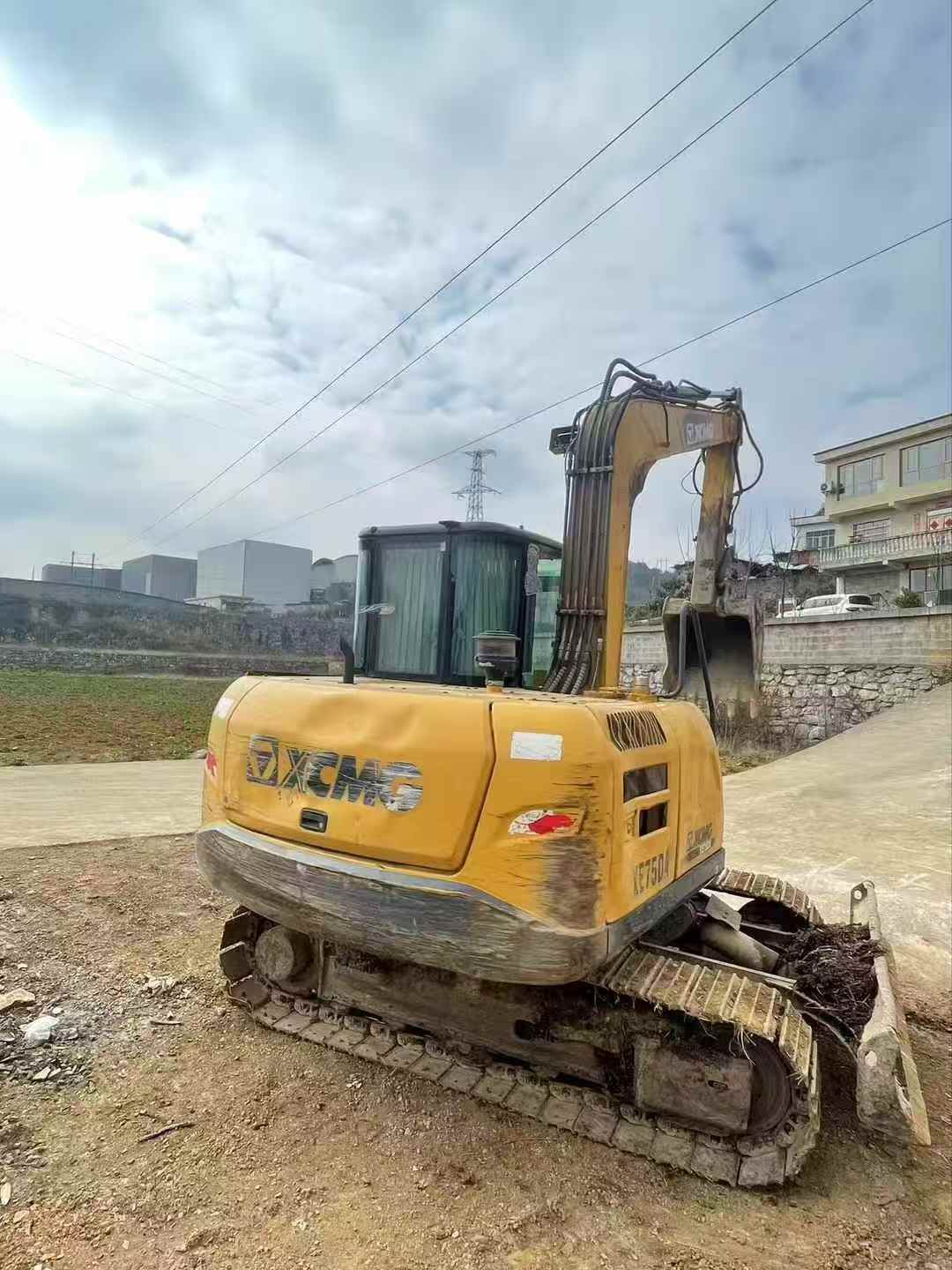 Buy XCMG XE75WD Used Excavator
