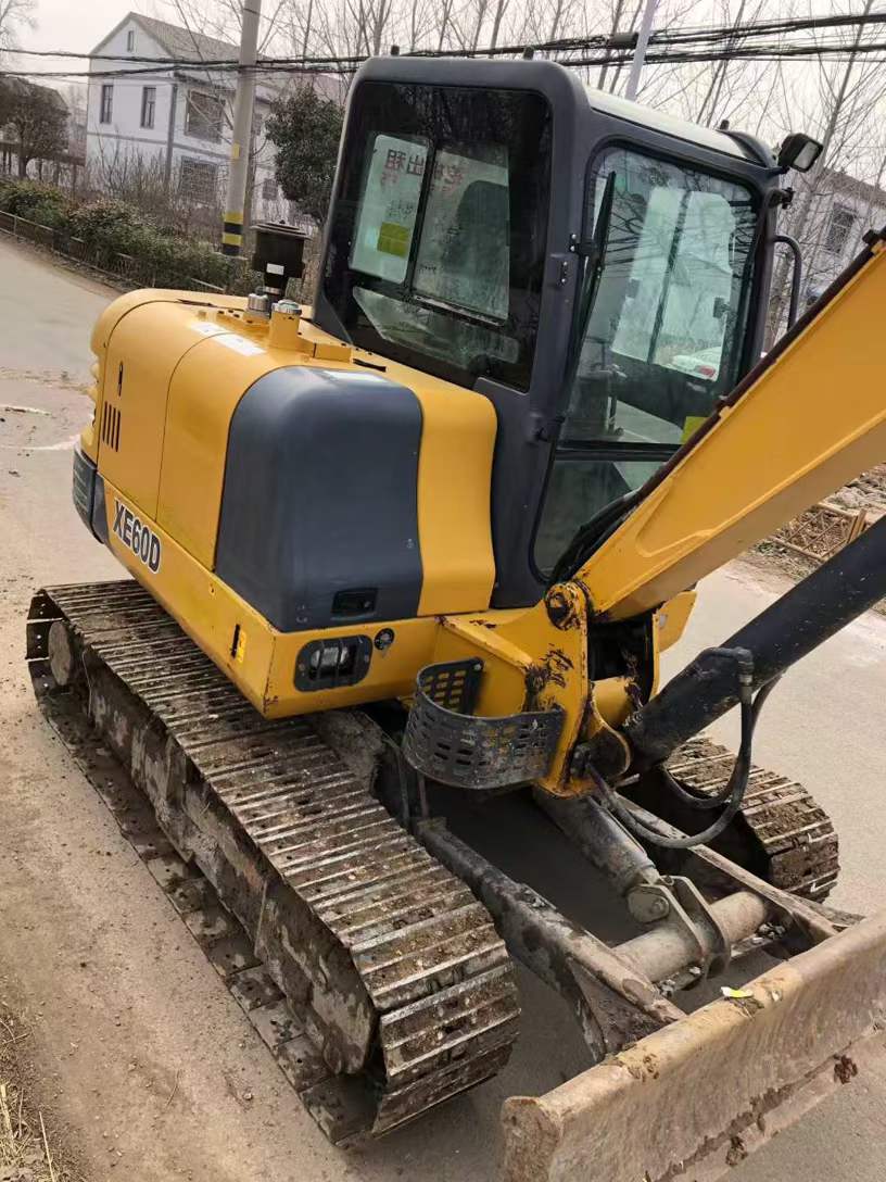 Used XCMG XE60D Excavator 2017 Model / 8
