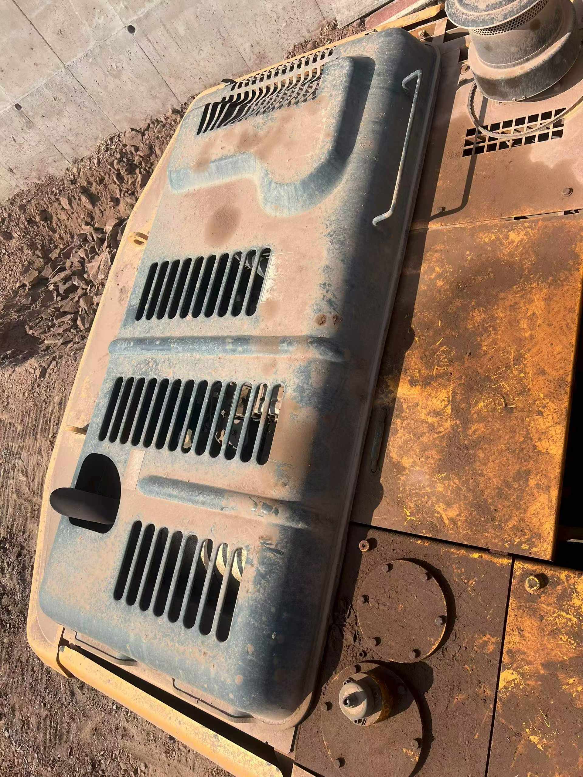 Used Hyundai R215-7 Excavator 2015 Model / 5