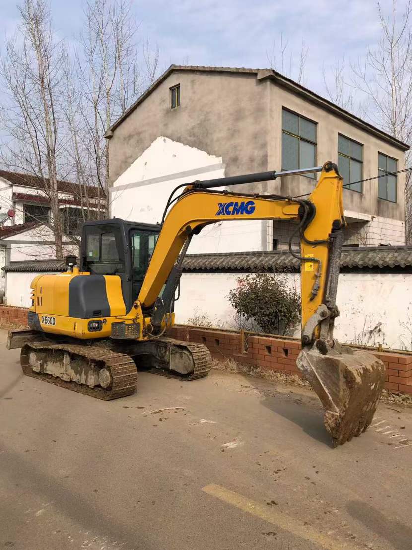 Buy XCMG XE60D Used Excavator