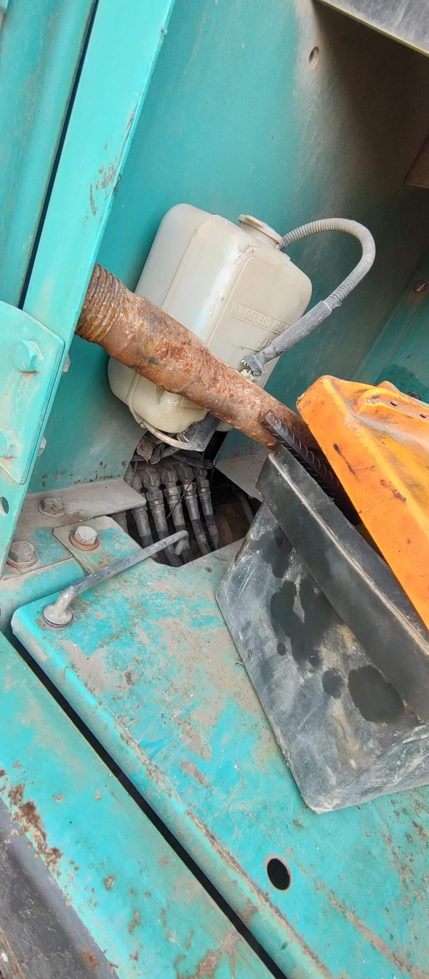 Used Kobelco SK200 Excavator 2011 Model / 9