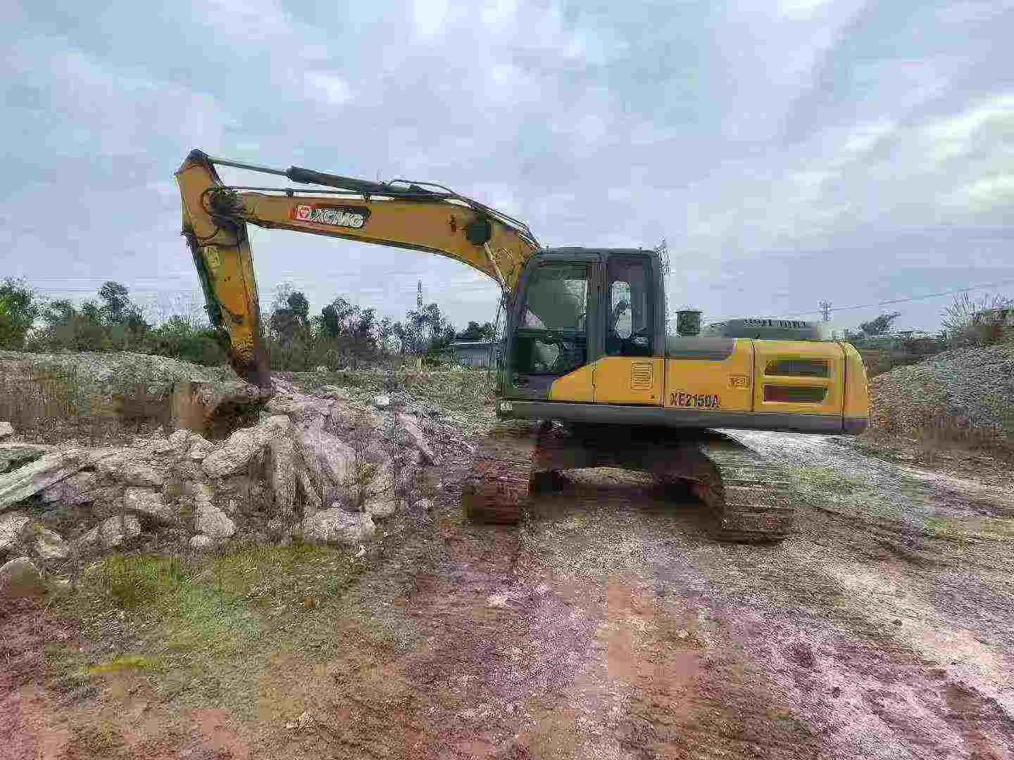 Buy XCMG XE215 Used Excavator