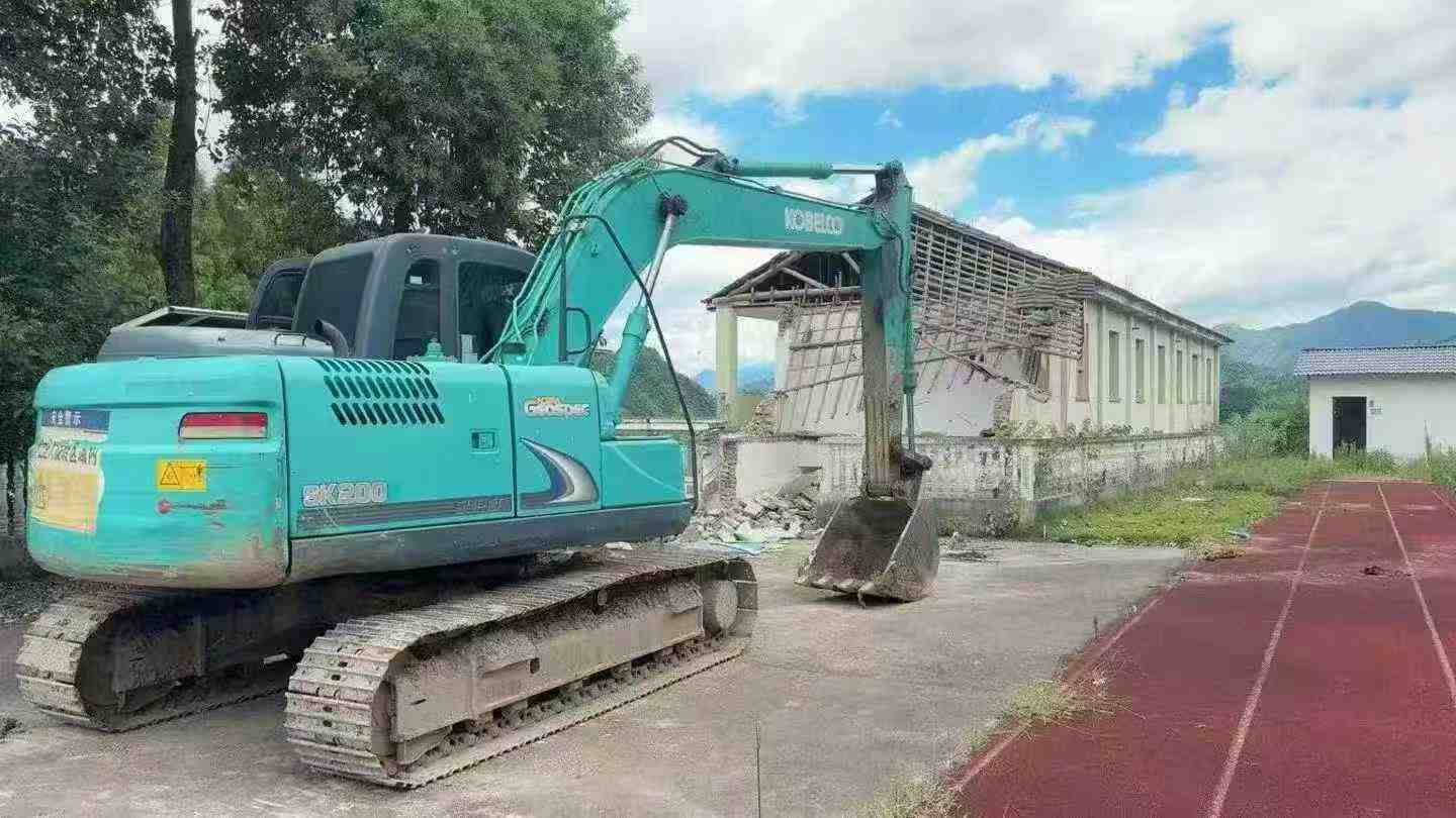 Buy Kobelco SK130 Used Excavator