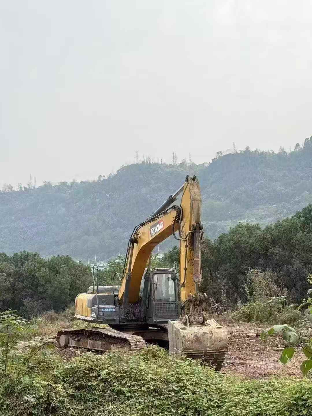 Used XCMG XE245DK Excavator 2020 Model / 3