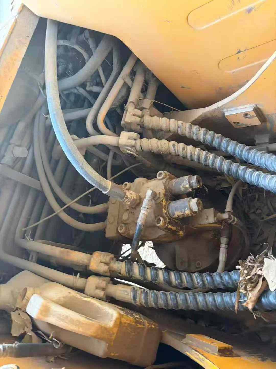 Used Hyundai R130-5 Excavator 2016 Model / 5